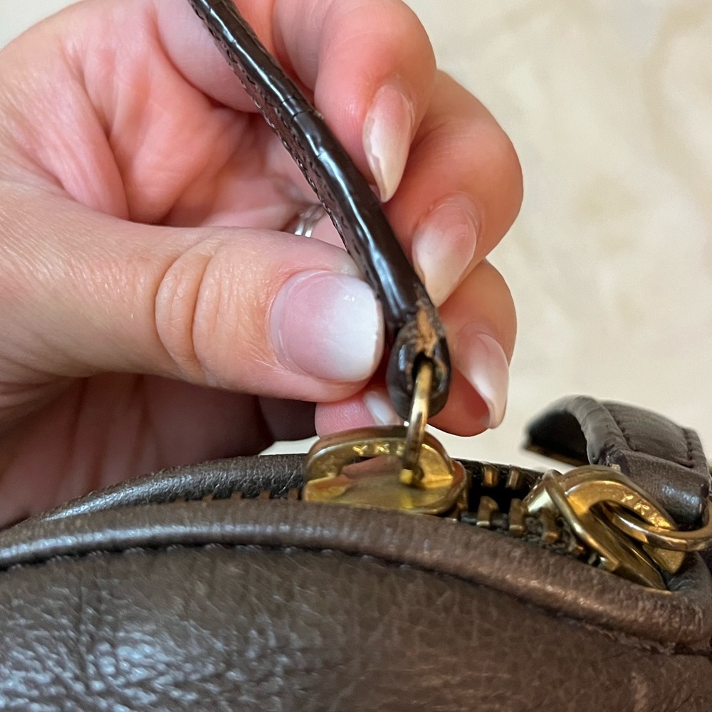 MaxMara Brown Leather Hobo Bag w/ Zip Closure & Detachable Strap - Picture 9 of 17